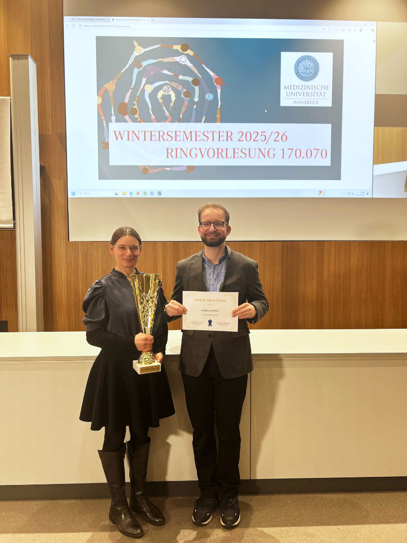 Prof.in Sabine Ludwig wurde von den Studierenden zur „Professorin des 10. Semesters“ gewählt.