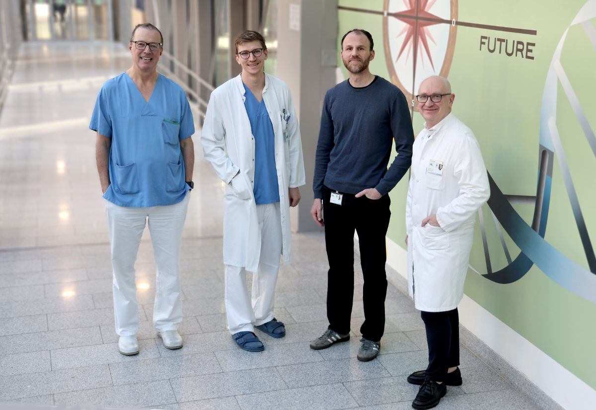 Das Innsbrucker Forscherteam, v.l.: Herbert Tilg, Andreas Zollner, Georg Vogel und Thomas Müller. ©: MUI/D.Bullock