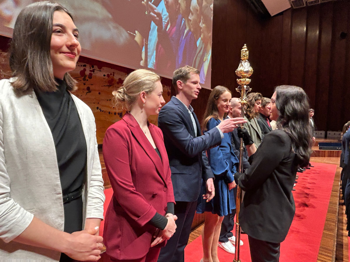 „Ich verspreche und gelobe es!“  Die Absolvent:innen der Humanmedizin legen den Eid ab