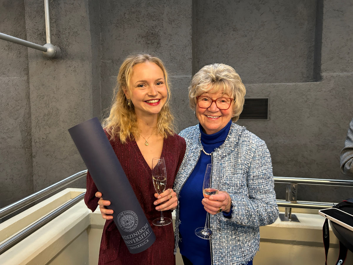 Marlene Stadlbauer mit ihrer stolzen Oma